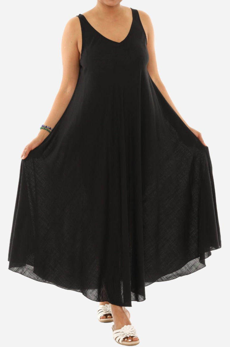 White Sleeveless Triangle-Hem V-Neck Maxi Dress XL / Black White Sleeveless Triangle-Hem V-Neck Maxi Dress XL / Black