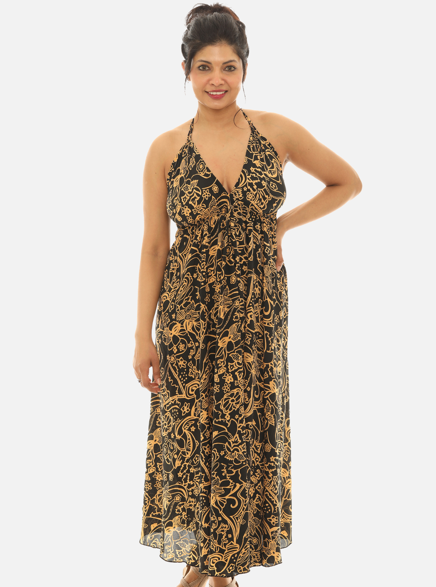 paisley print halter maxi dress Peach Chiffon Paisley Print Halter Neck Maxi Dress Prettylittlething :  Evening Dresses : VogaCloset Iraq