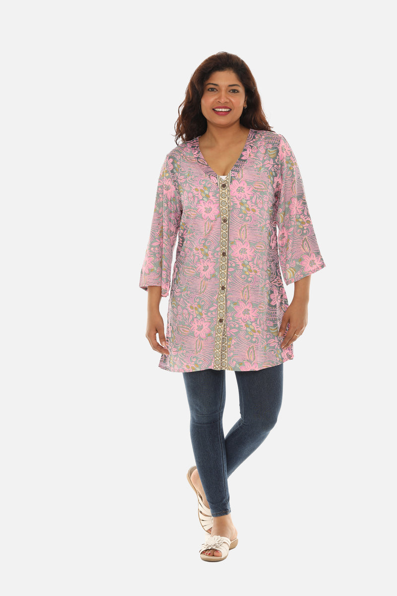 Printed Women's Button-Down V-Neck Shirt for Any Occasion